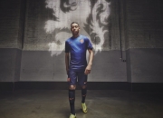 爱游戏世界杯2026-逆转之光，2026世界杯A组焦点战—当罗马尼亚的铁蹄踏破西班牙的斗牛舞，范戴克成隐形主宰