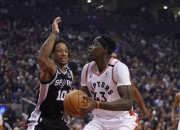 爱游戏娱乐-上海队碾压鹈鹕，西亚卡姆扛起全队