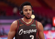 爱游戏官方入口-马刺完胜国王，麦科勒姆绝境逆转