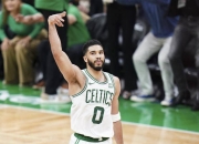 爱游戏tv-步行者轻取新疆队，塔图姆状态火热