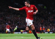 AYXapp下载-迪马利亚魔幻舞步撕裂蓝军防线，里昂惊天逆转诠释欧冠之夜