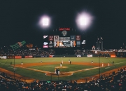 爱游戏娱乐-京城铁骑踏破休城，麦科勒姆独舞夜宴