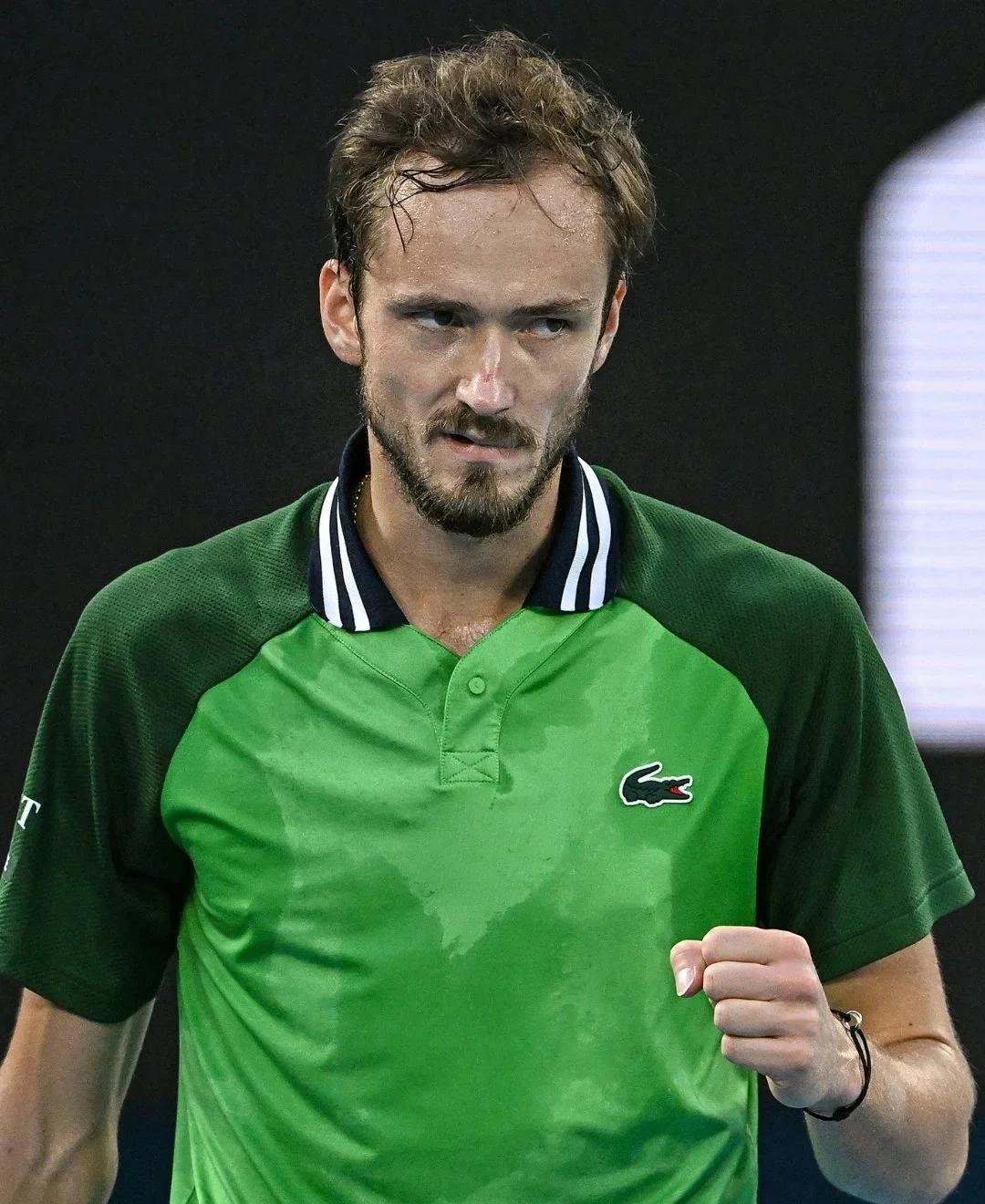 美国网球队完胜澳大利亚网球队，梅德韦杰夫制霸全场