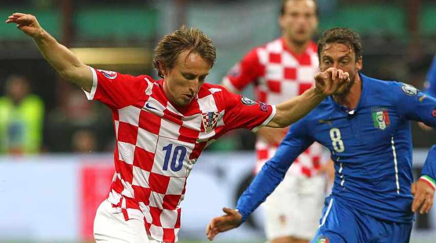 波兰鏖战西班牙，莫德里奇关键制胜