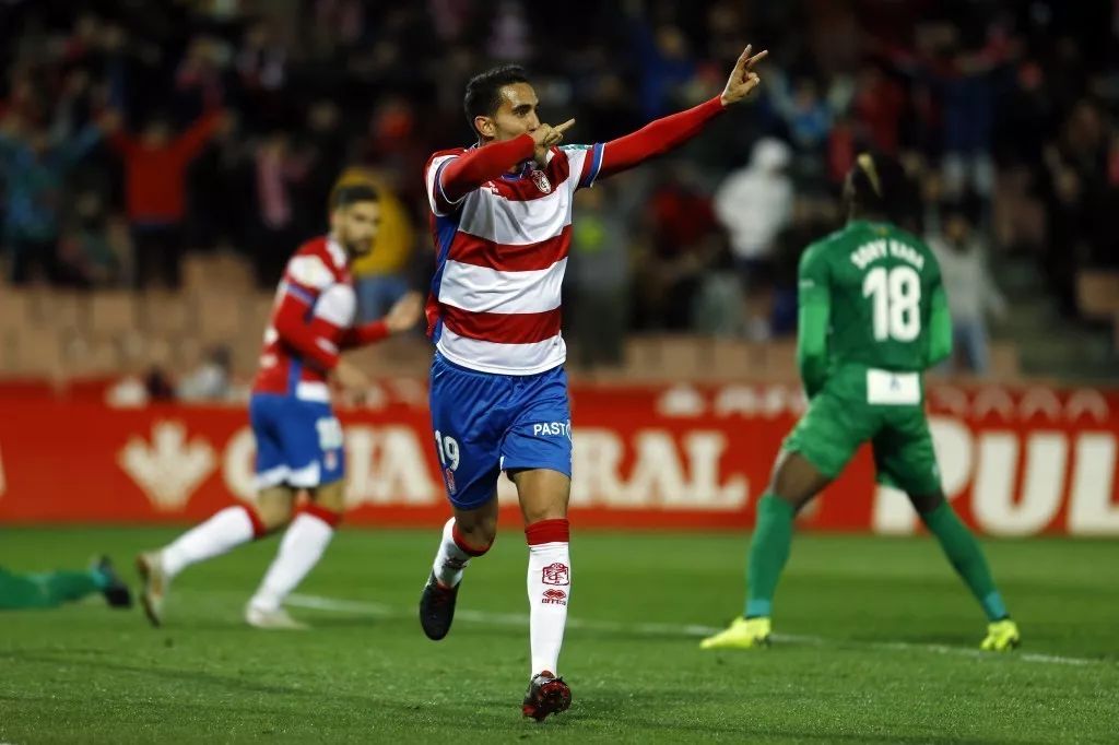 豪瑟尔德胜卡尔利尔，继续领跑积分榜