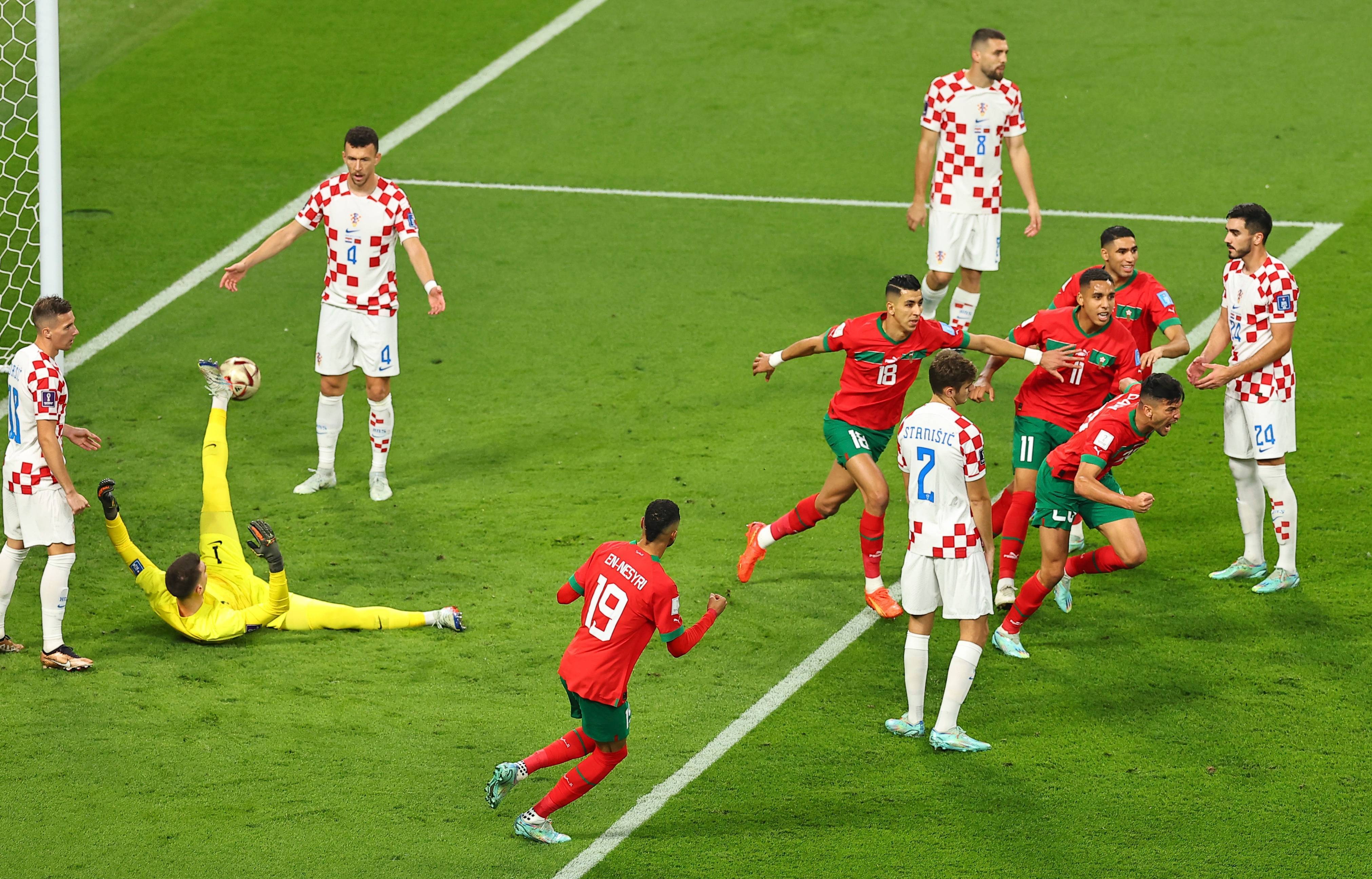 日本横扫智利,莫德里奇送出助攻 日本横扫智利,莫德里奇送出助攻