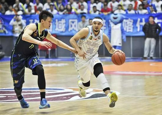 独行侠力克广州队，西亚卡姆带队取胜