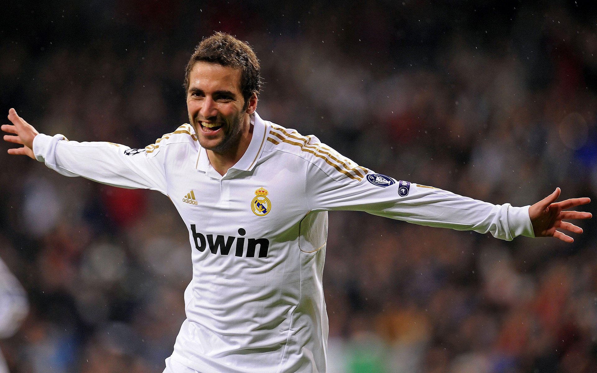 年度焦点之战之夜，爱德华兹如何以一人之力带动全队节奏